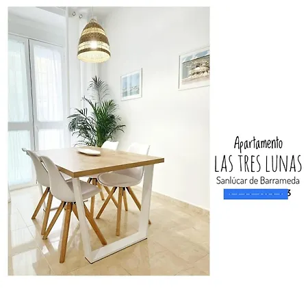 Tres Lunas